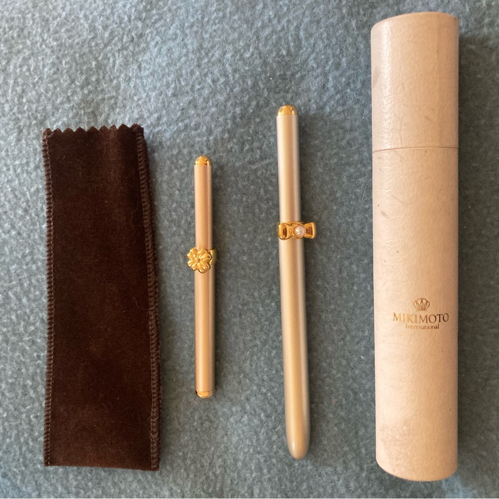 Mikimoto International 2  retractable lip brushes
